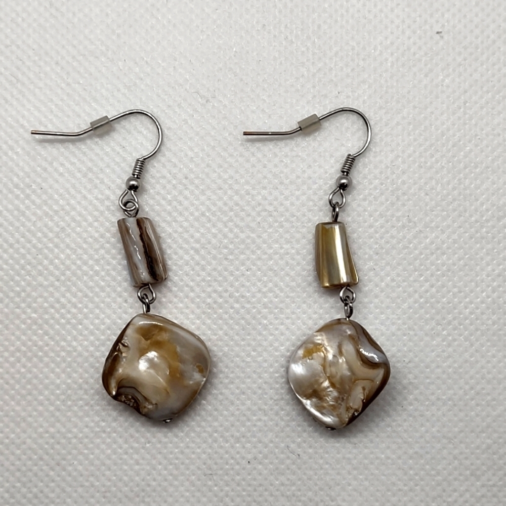 Mother of Pearl‎ Shell Pierced Dangle Earrings